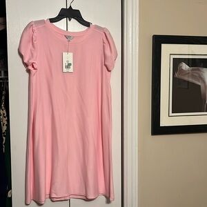 Crown & Ivy pink puffed short sleeve NWT dress 70% polyester 27% rayon 3%spandex